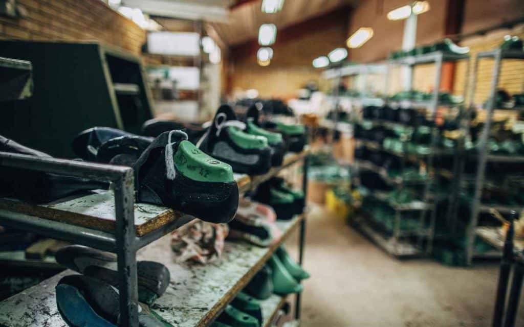 Vemos un taller de fabricación de calzado, en relación con un ejemplo práctico para aplicar los 14 puntos de Deming.
